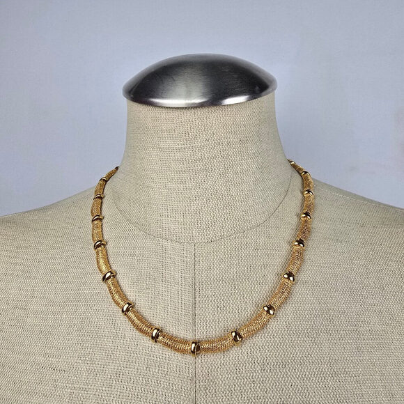 Vintage Avon Gold Tone Textured Chain Link Necklace - Picture 1 of 6